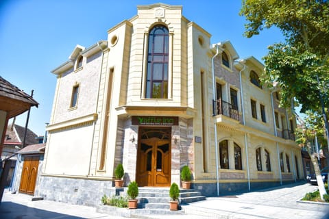 Property building, Facade/entrance