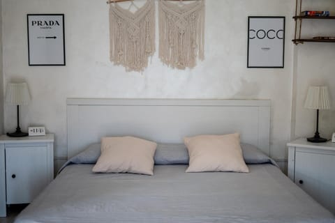 Bed, Decorative detail, Bedroom