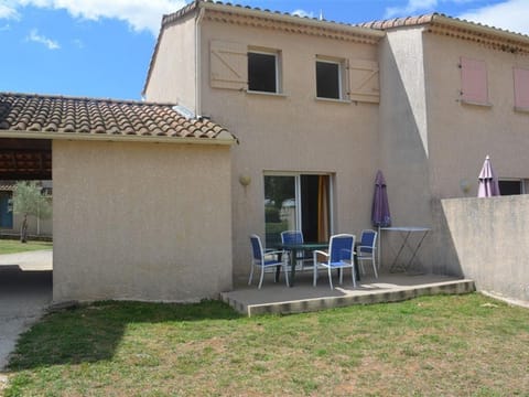 Maison Duplex 3P 6 Pers avec Piscines, Terrasses, Parking et Animaux Admis - Salavas - FR-1-382-16 House in Vallon-Pont-d'Arc