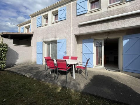 Appartement climatisé de 3 pièces avec piscine, terrasse et parking - Vallon-Pont-d'Arc - FR-1-382-54 Apartment in Vallon-Pont-d'Arc