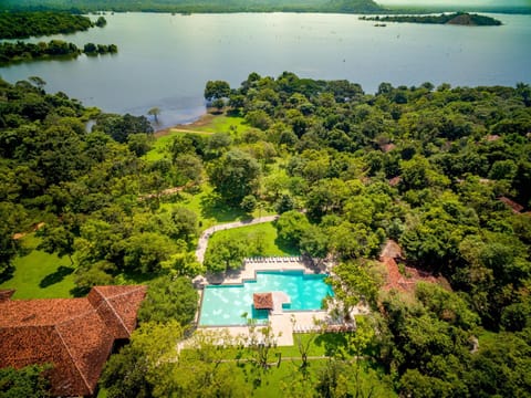 Bird's eye view, Pool view