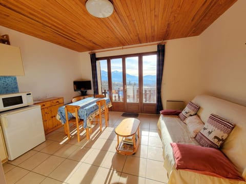 Studio spacieux 4 pers avec balcon à Saint-Michel-de-Chaillol - FR-1-393-8 Apartment in Provence-Alpes-Côte d'Azur