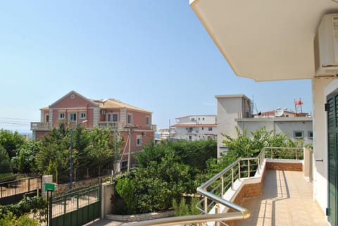 City view, Garden view, Sea view