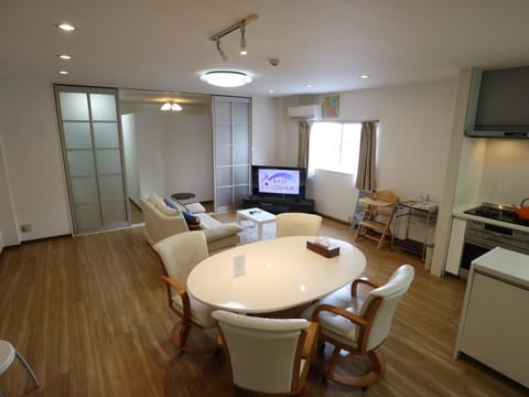 TV and multimedia, Living room, Dining area