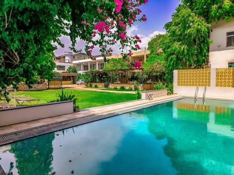 Swimming pool
