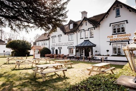 Bear Of Burton Hotel in Christchurch
