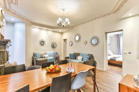 57-LUXURY PARISIEN HOME SEBASTOPOL 1 (2G) Apartment in Paris