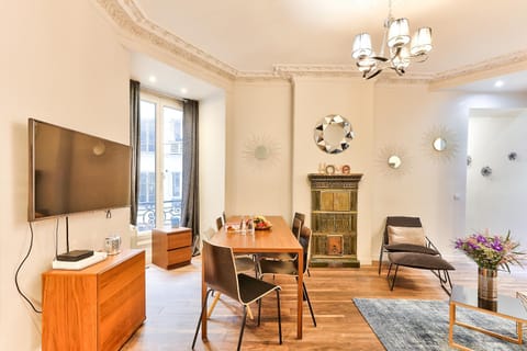 57-LUXURY PARISIEN HOME SEBASTOPOL 1 (2G) Apartment in Paris