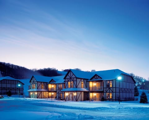 Facade/entrance, Winter, Sunset