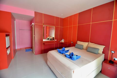 Lanta Bee Garden Bungalow SHA Extra Plus Bed and Breakfast in Sala Dan