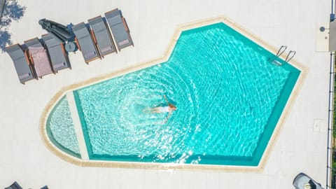 Day, Swimming pool, Swimming pool, sunbed