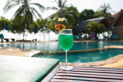 Pool view, Swimming pool, Drinks