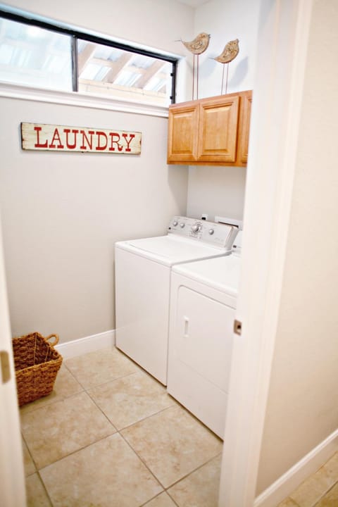 Tiki Lodge 2 Apartment in Canyon Lake