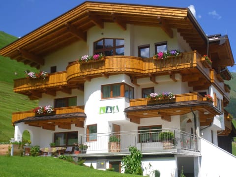 Facade/entrance, Day, Property logo or sign, Natural landscape, Summer, Garden, Balcony/Terrace, On site