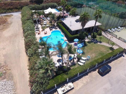 Bird's eye view, Pool view