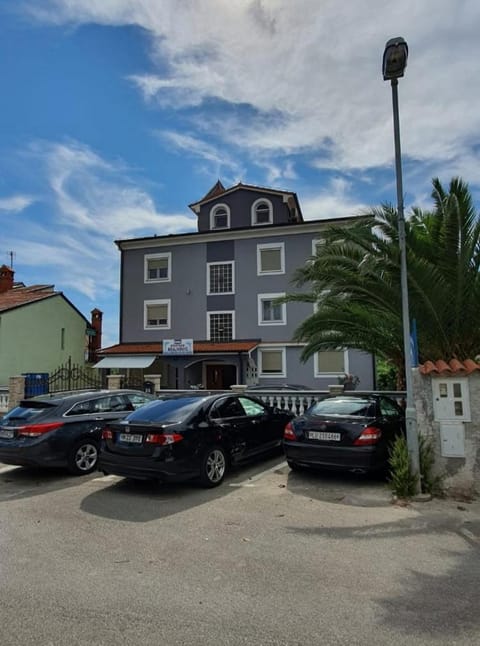 Property building, Day, Parking