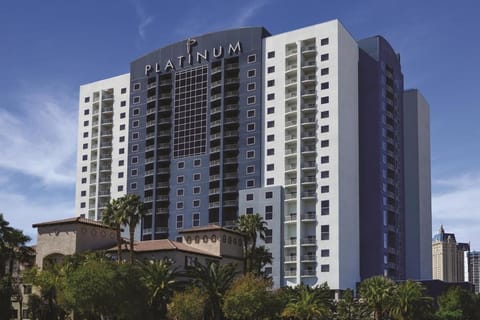 Facade/entrance, Bird's eye view