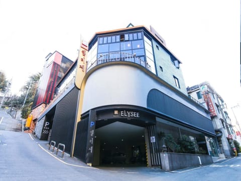 Property building, Facade/entrance