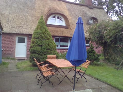 Facade/entrance, BBQ facilities