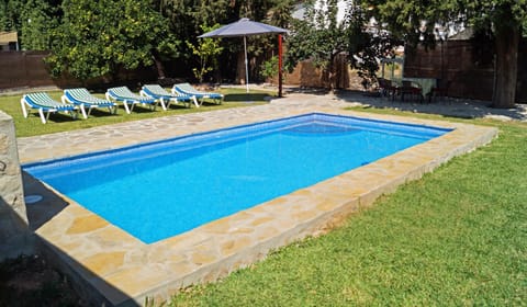 Swimming pool, Swimming pool
