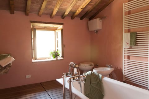 Colombaio del Vivo House in Tuscany