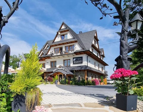 Property building, Spring, Day, Garden, Garden view