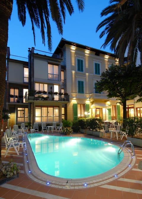 Night, Garden, Swimming pool, Swimming pool