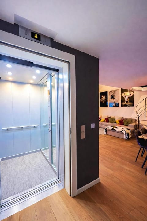 Luxury Loft Duplex Penthouse Of 190m2 & Free Parking ! Apartment in Brussels