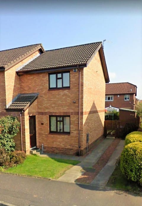 Property building, Facade/entrance, Garden, City view, Garden view, Street view