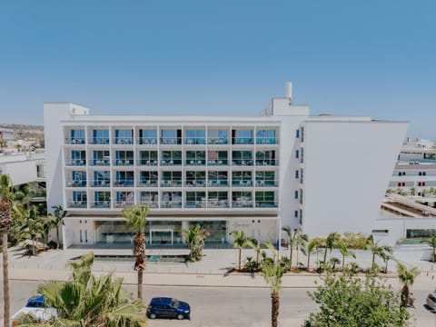 Property building, Day, Street view