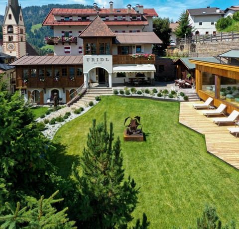 Property building, Garden, Garden view