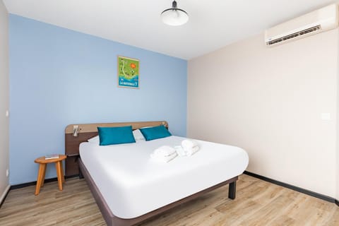 Bed, Bedroom, air conditioner