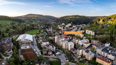 Neighbourhood, Location