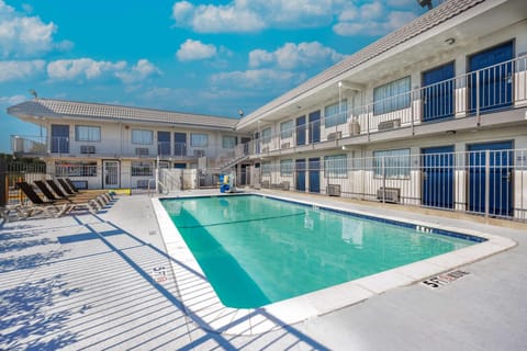 Pool view, Swimming pool