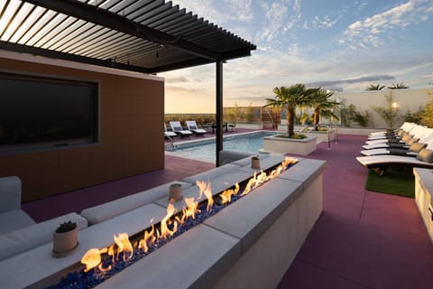 Swimming pool