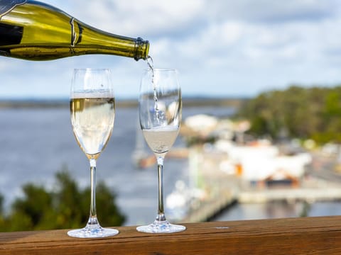 Restaurant/places to eat, Food and drinks