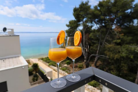 Sea view, Street view, Drinks