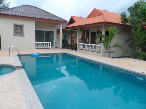 Swimming pool, Swimming pool