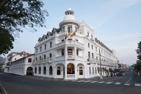 Property building, Location