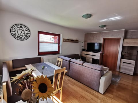 Living room, Seating area, Dining area