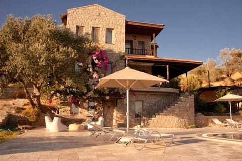 Natural landscape, Summer, Beach, Pets, Garden view, Landmark view, Pool view, Sea view, Swimming pool, Time of day