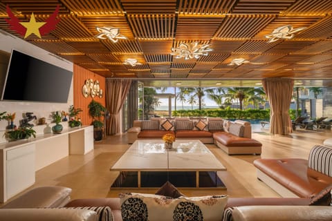 Communal lounge/ TV room, Living room, Seating area