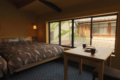 View (from property/room), Photo of the whole room, Inner courtyard view