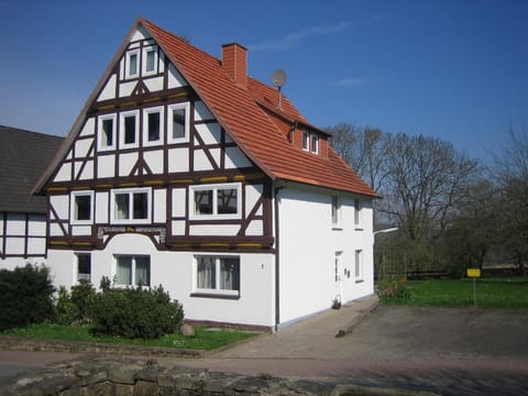 Facade/entrance, Day, Garden, On site, Garden view, Street view