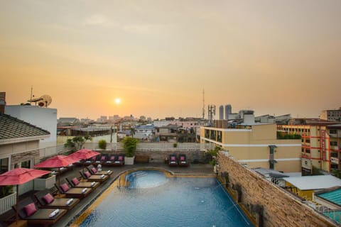 Swimming pool, Swimming pool