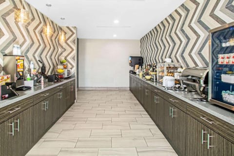 Restaurant/places to eat, Dining area, On site, Breakfast