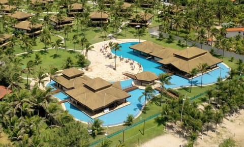 Property building, Day, Swimming pool, sunbed