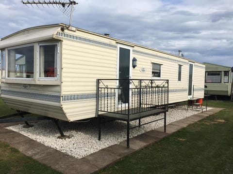 Taylor's Caravan Holiday's 8 Berth (Coral Beach) Campground/ 
RV Resort in Ingoldmells