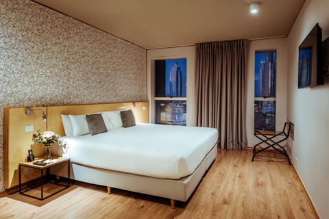 Bed, TV and multimedia