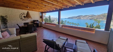 View (from property/room), Balcony/Terrace, Seating area, Dining area, Sea view